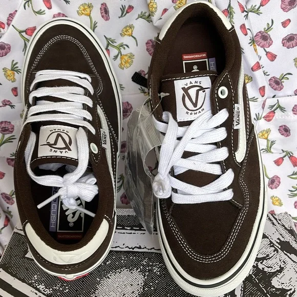 Vans Men’s Rowan
Dark Brown
VN0A5JICDRB Sneakers - Picture 13 of 16